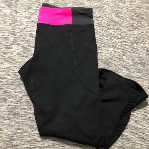 Calvin Klein Workout Capris - L